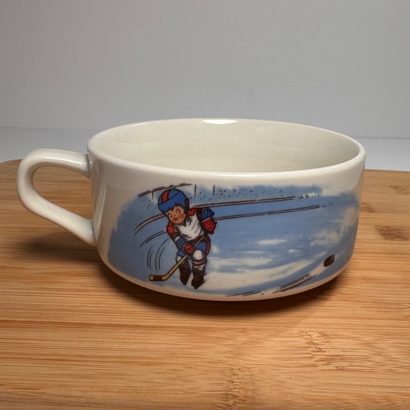 1980s Campbell’s Soup “Hockey Kid” Mug 🏒 Vintage Stoneware Soup/Chili Crock - Picture 2 of 4
